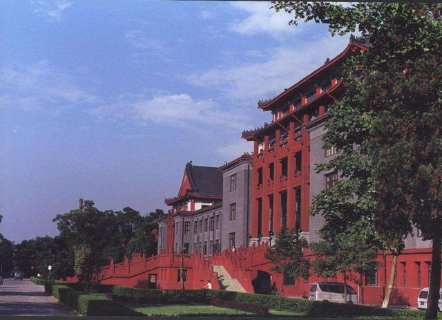 四川大学中外合作办学，融合卓越教育资源的典范