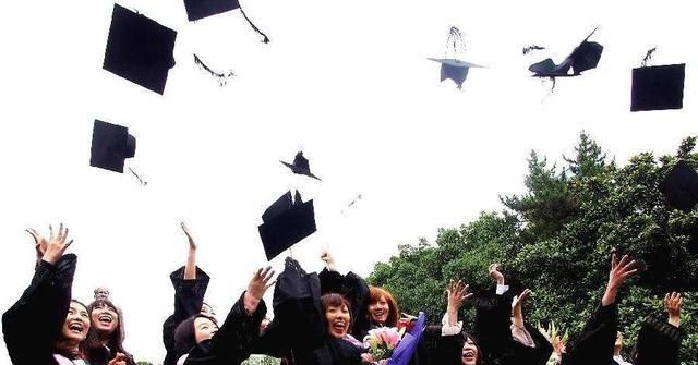 大学生毕业时间的意义与影响，从校园到社会的过渡节点