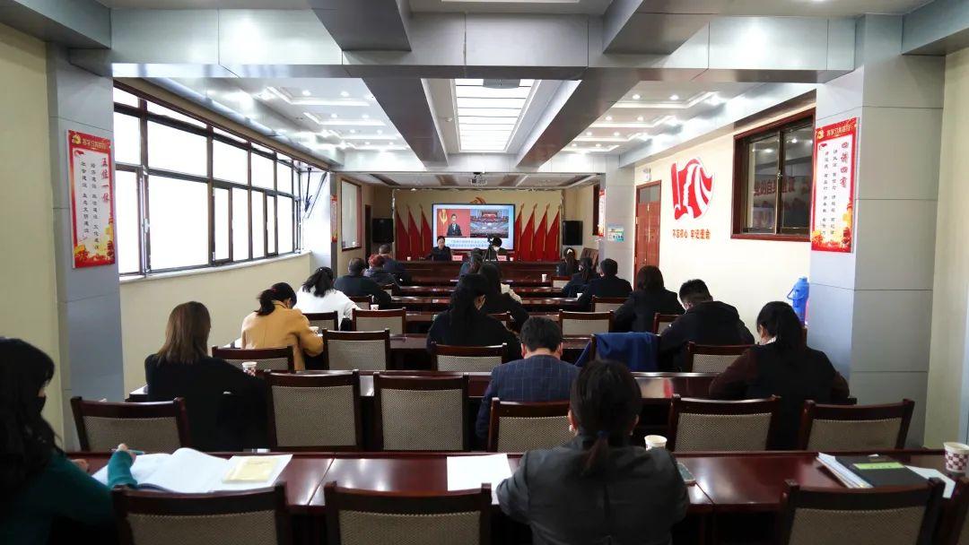中央经济工作会议召开，引领经济新航向，擘画未来发展蓝图中央经济工作会议召开时间及地点{