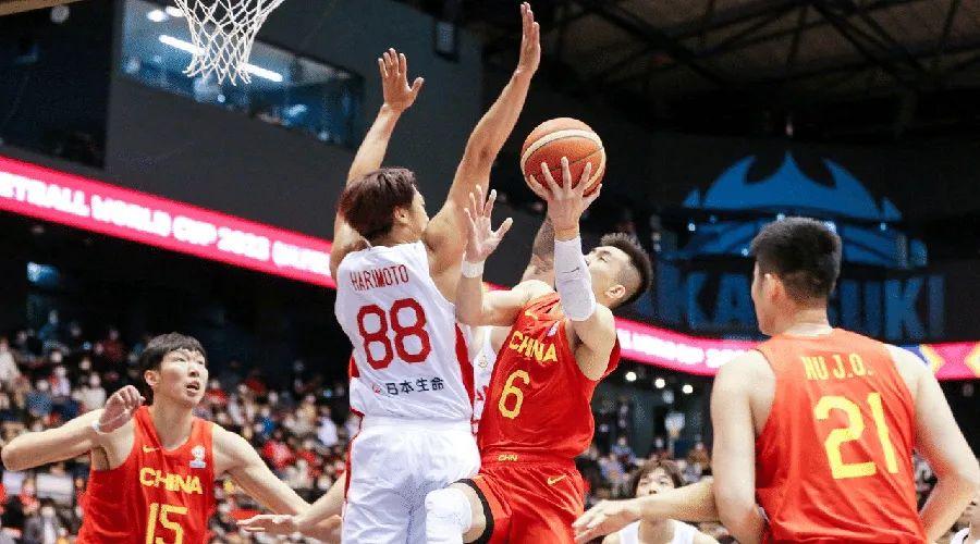 NBA三分线的历史演变，篮球赛事的革新之路nba三分时代谁开启的{